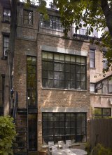 Exterior of NYC private residence with Hope's® Landmark175™ steel windows (PHOTO CREDIT: IMG_INK)